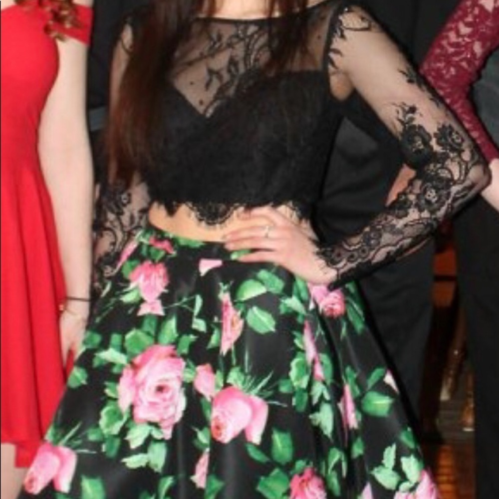 Sherri Hill 2 piece short formal dress size 2